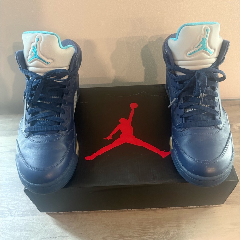 Jordan Athletic Shoes in Blue and White